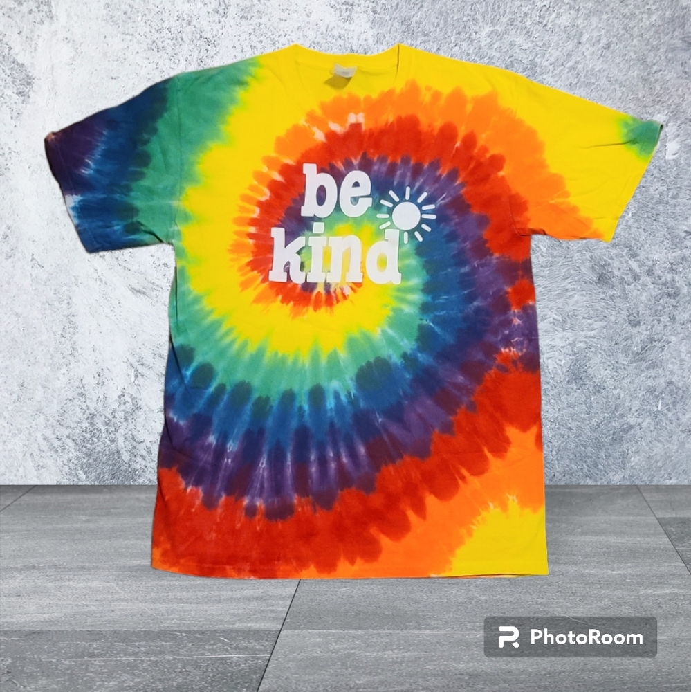 Be Kind Tie Dye Tshirt Size Medium Worn Once Like New